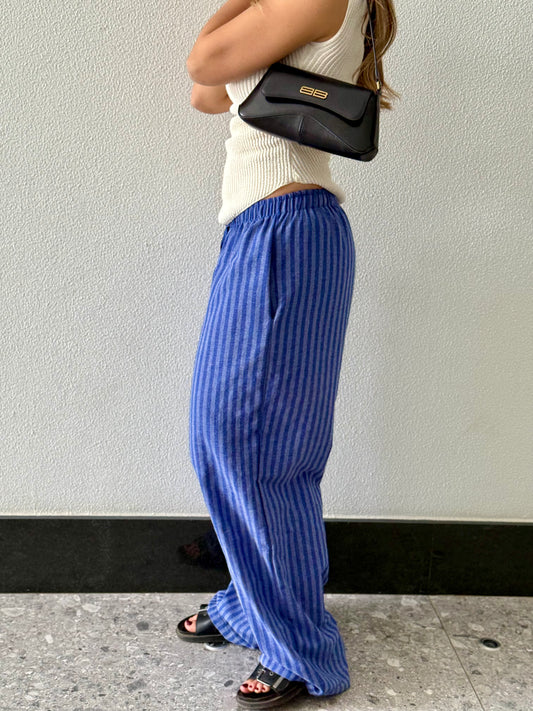 Daylight strips pants